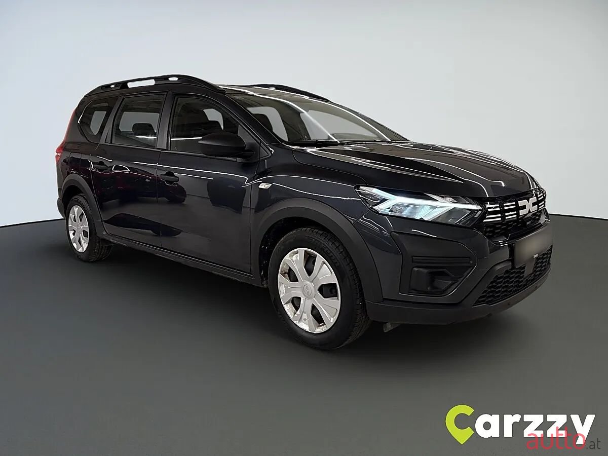 2023' Dacia Jogger photo #3