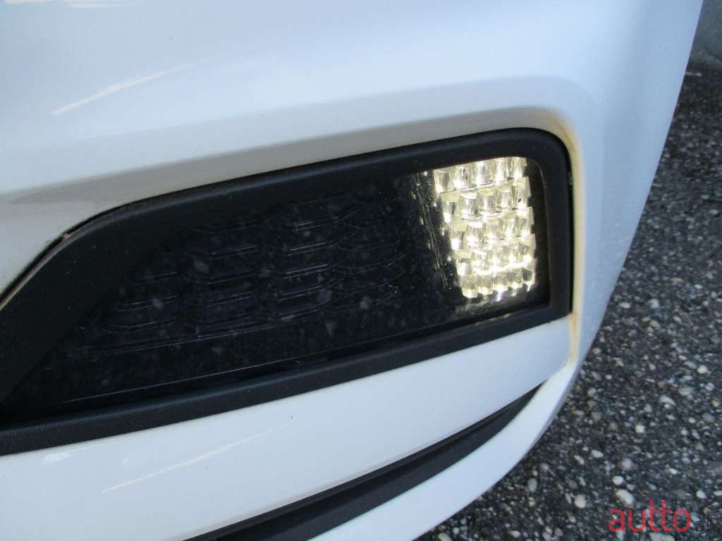 2019' Volkswagen Polo photo #6