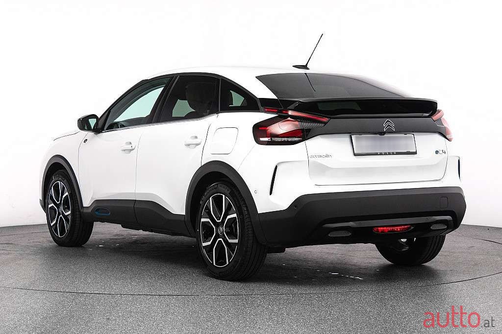 2022' Citroen C4 photo #3