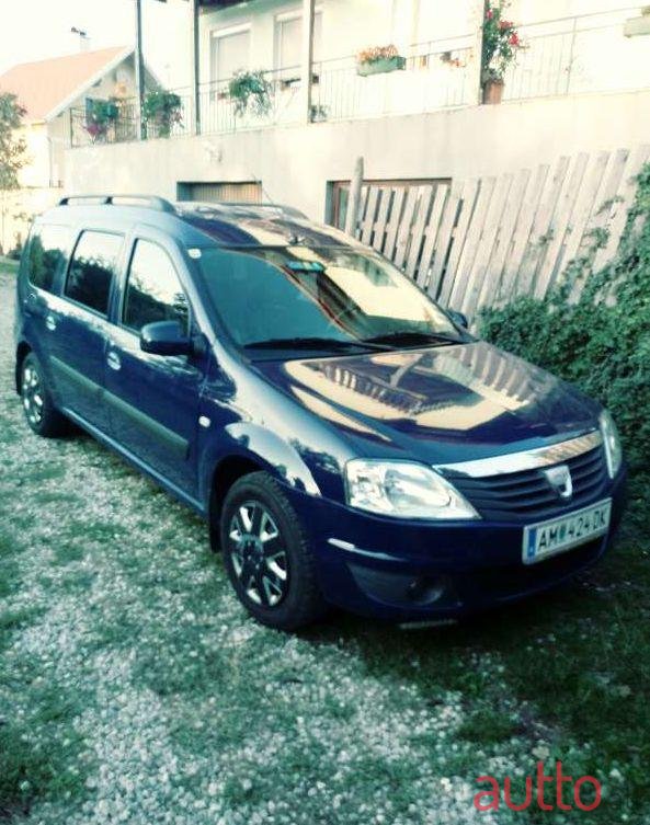 2008' Dacia Logan photo #1