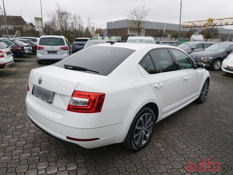 2019' Skoda Octavia photo #3