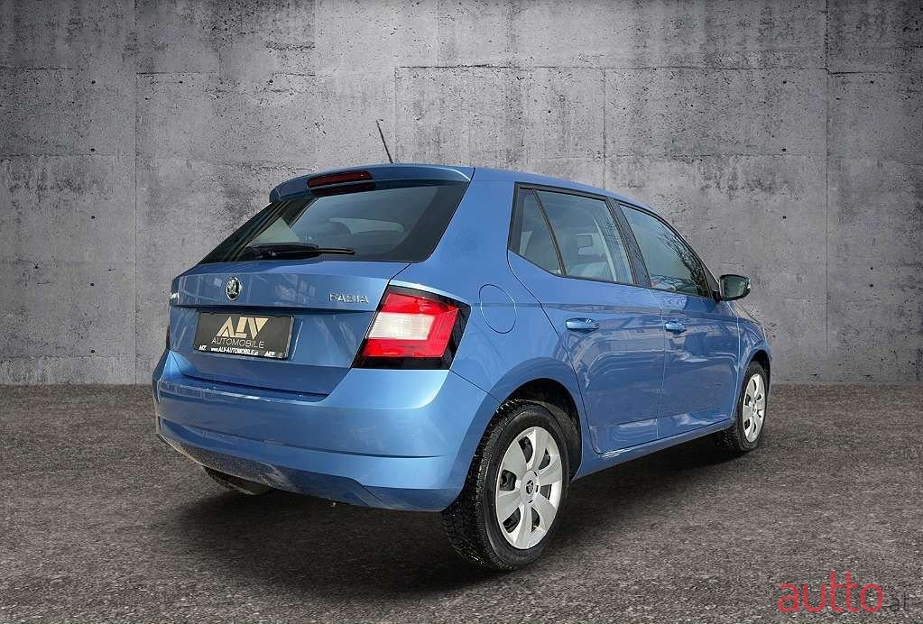 2015' Skoda Fabia photo #4