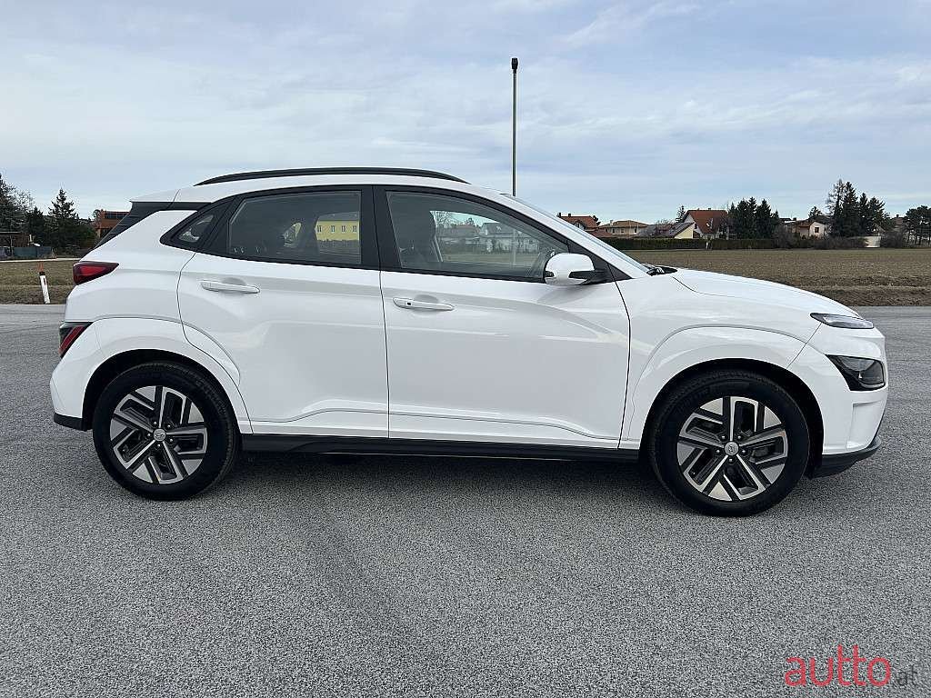 2021' Hyundai Kona photo #3