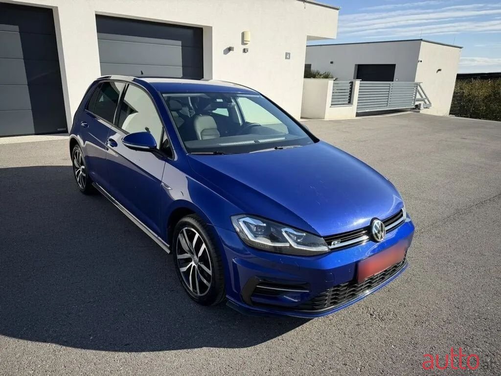 2017' Volkswagen Golf photo #4