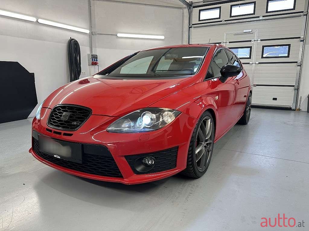 2011' SEAT Leon photo #1