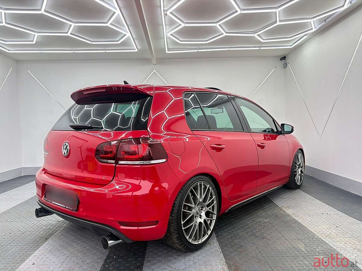 2010' Volkswagen Golf photo #3