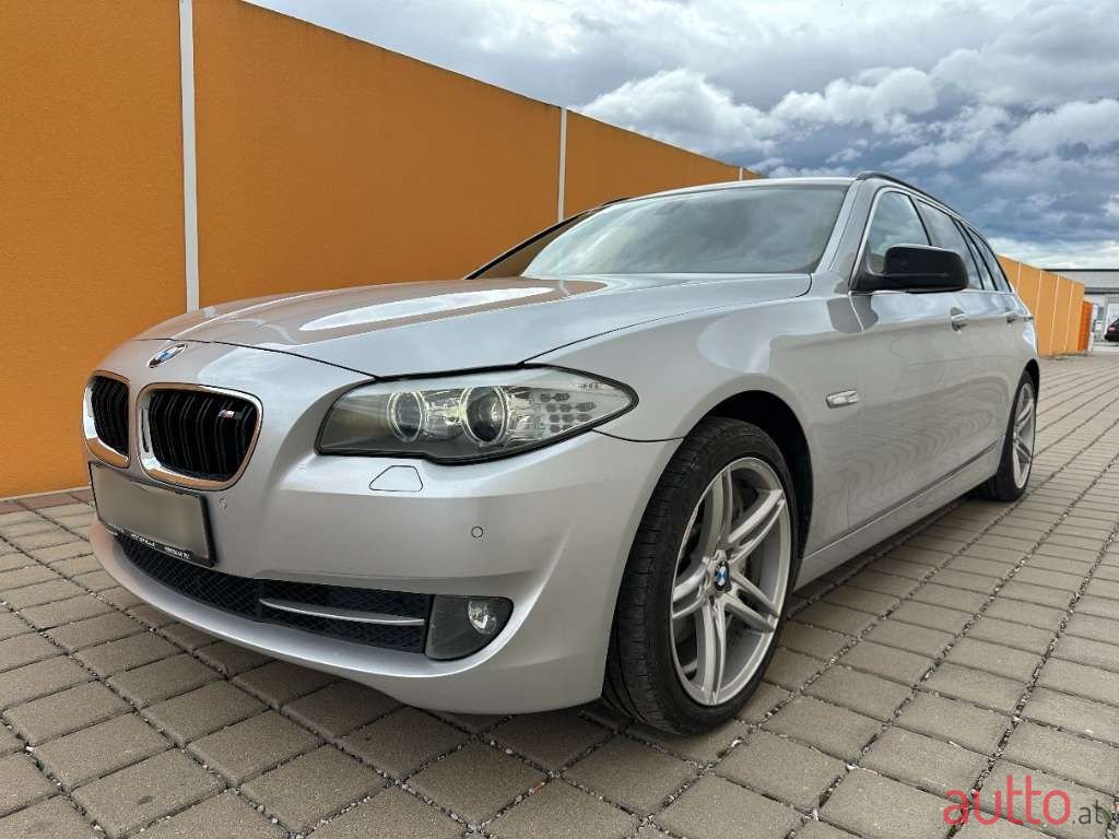 2011' BMW 5Er-Reihe photo #1