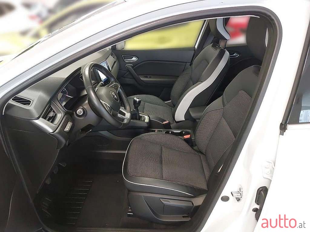 2020' Renault Captur photo #6