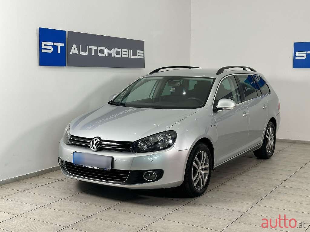 2010' Volkswagen Golf photo #2