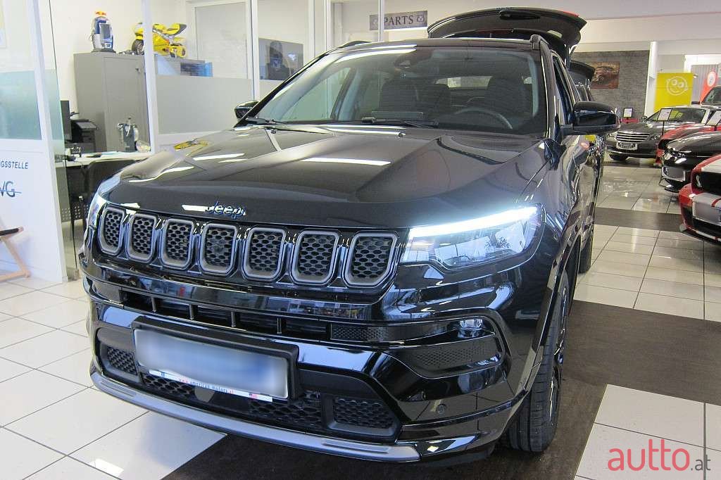 2024' Jeep Compass photo #6