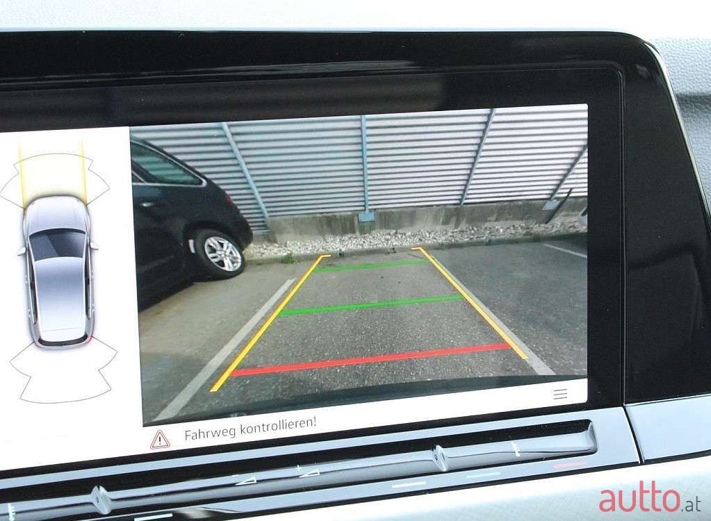 2023' Volkswagen Golf photo #6