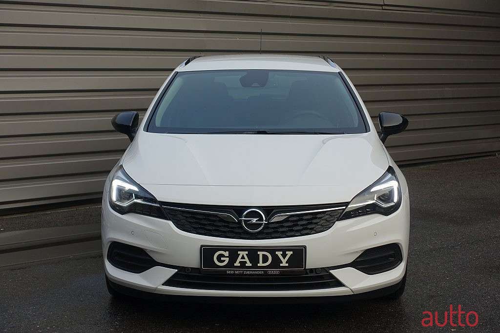 2021' Opel Astra photo #2
