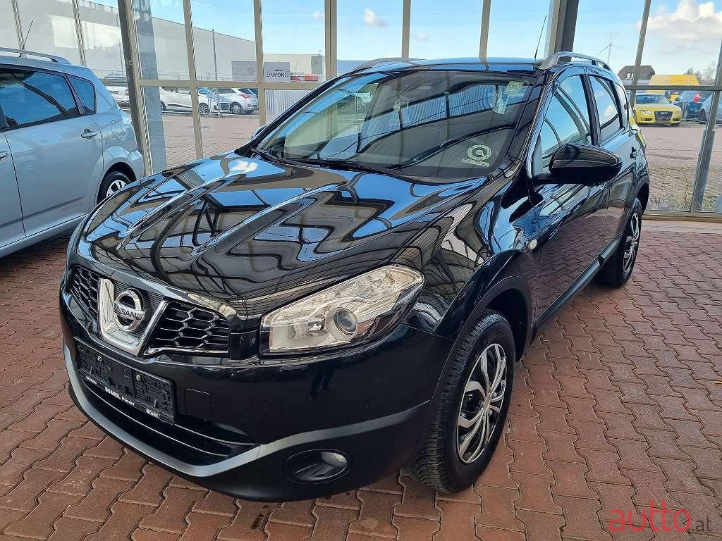 2013' Nissan Qashqai photo #1