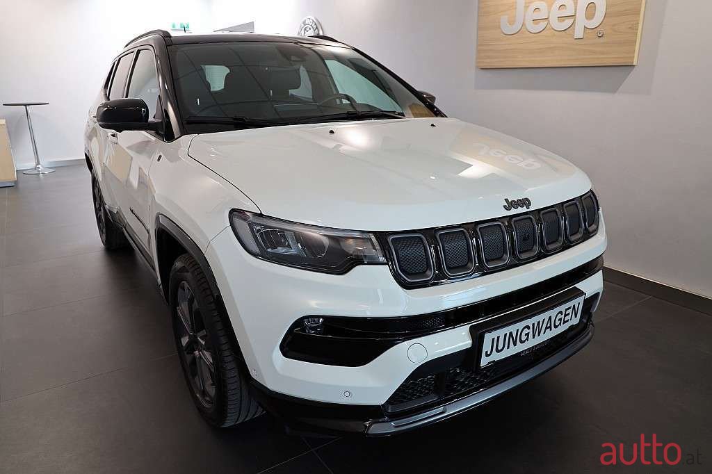 2021' Jeep Compass photo #3