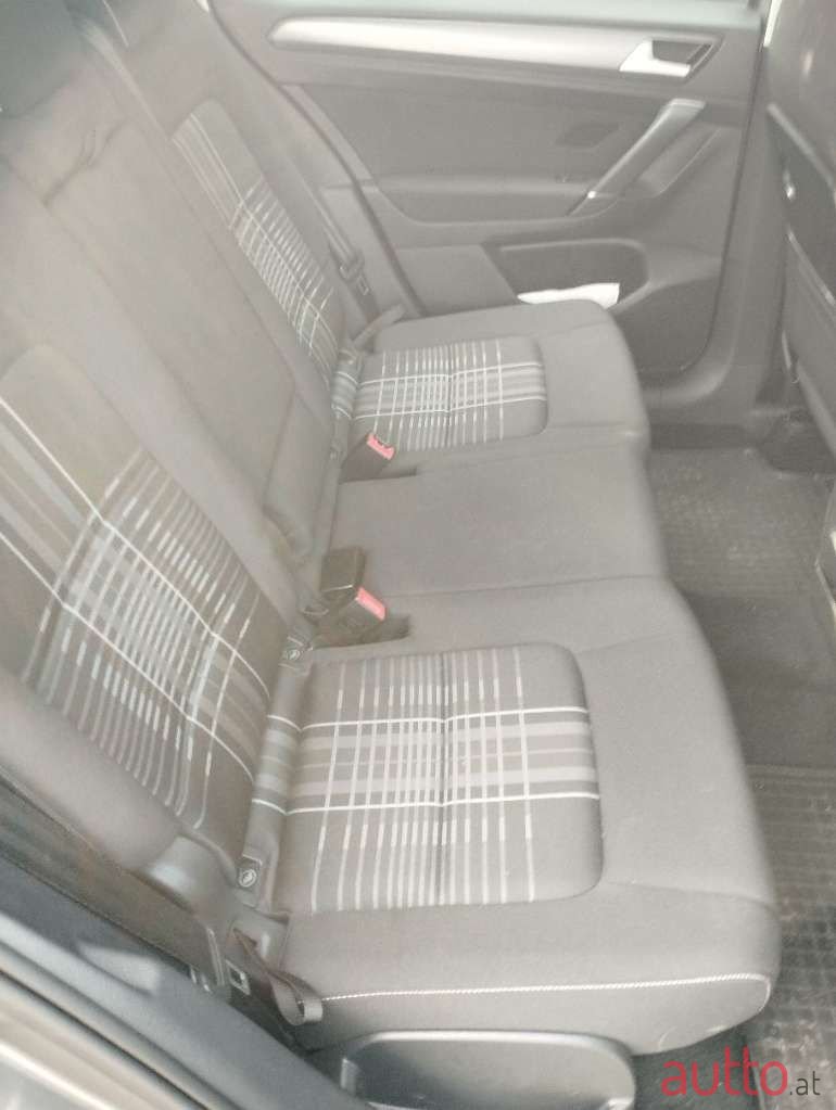 2015' Volkswagen Golf photo #6