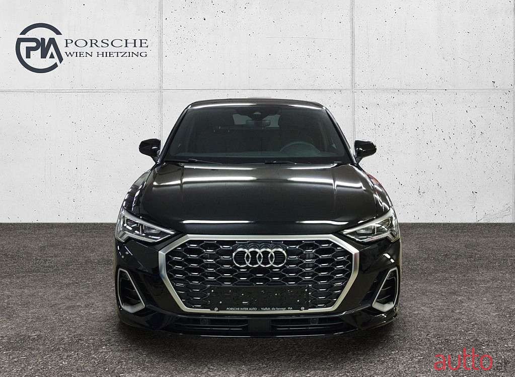2023' Audi Q3 photo #2