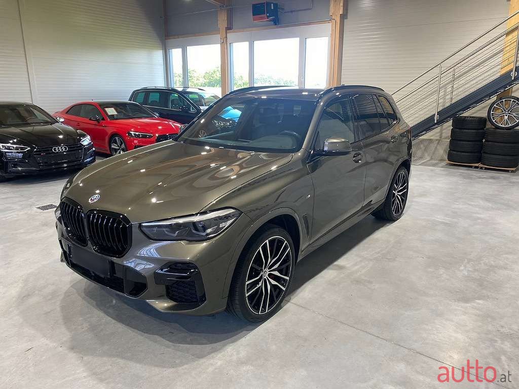 2022' BMW X5 photo #6