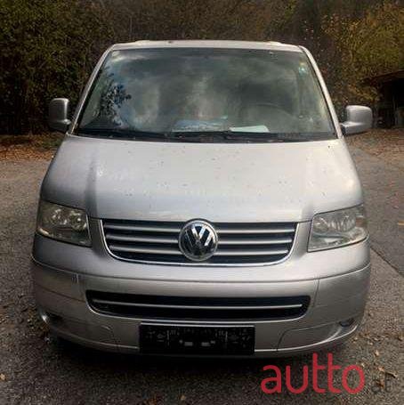 2006' Volkswagen Multivan photo #3