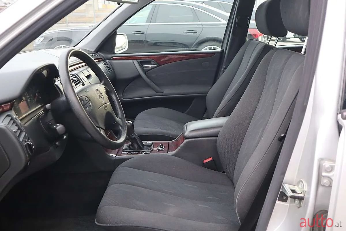 2001' Mercedes-Benz E-Klasse photo #6
