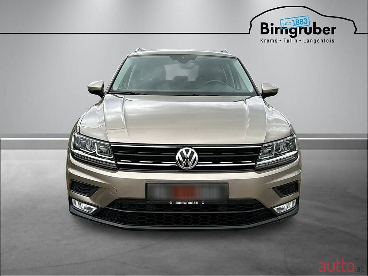 2017' Volkswagen Tiguan photo #4