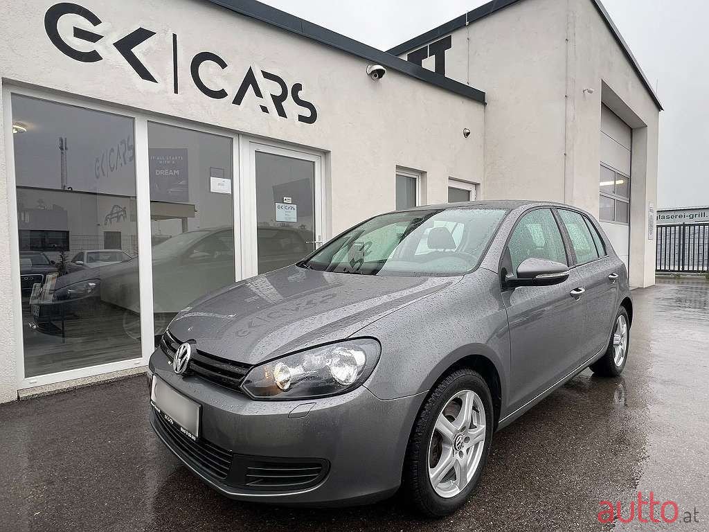 2011' Volkswagen Golf photo #2