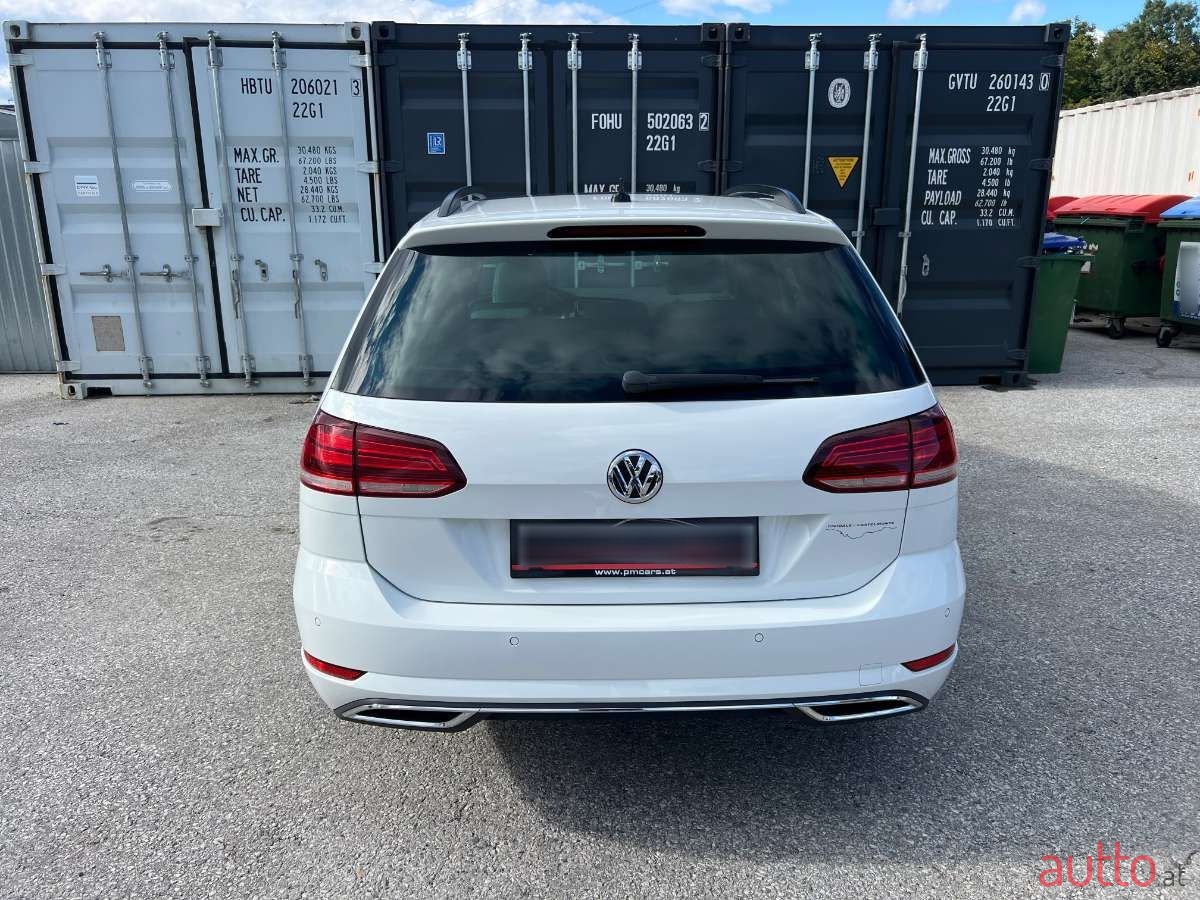 2019' Volkswagen Golf photo #5