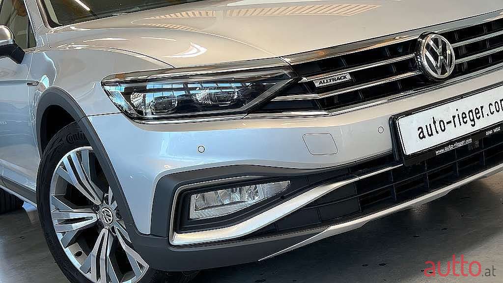 2020' Volkswagen Passat photo #4
