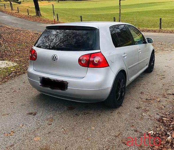 2004' Volkswagen Golf photo #2