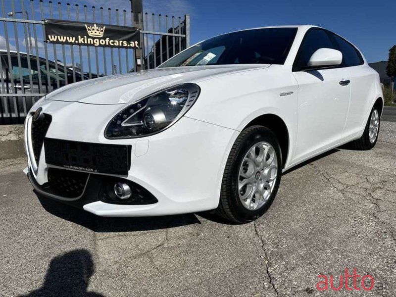 2019' Alfa Romeo Giulietta photo #1