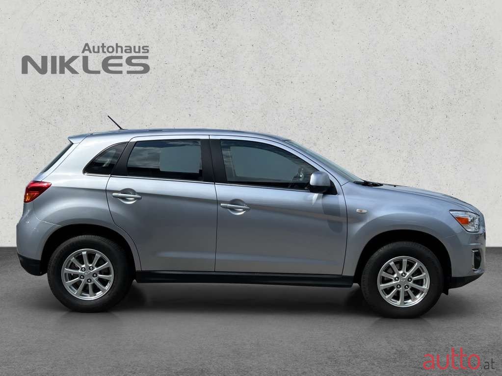 2016' Mitsubishi ASX photo #6