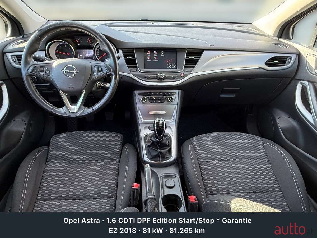 2018' Opel Astra photo #5