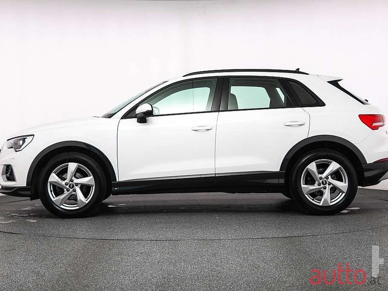 2022' Audi Q3 photo #3