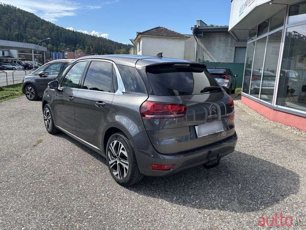 2019' Citroen C4 Picasso photo #3