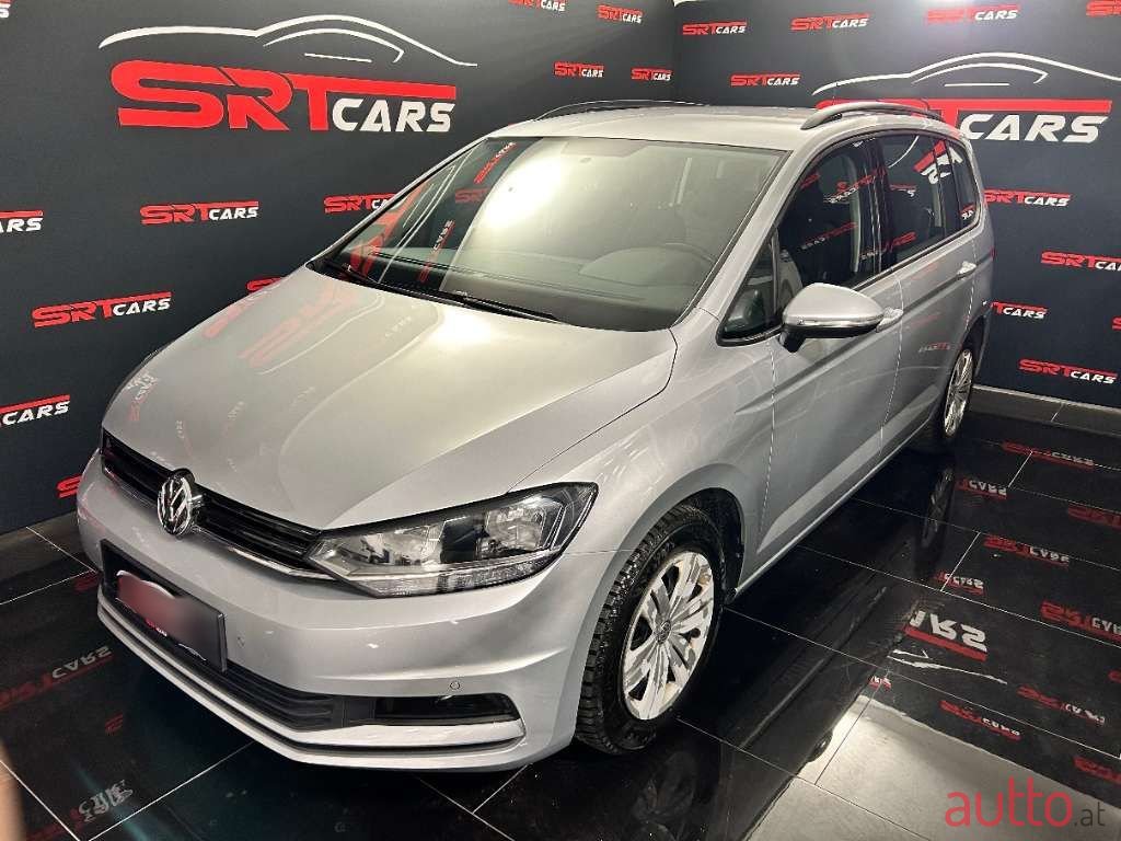 2019' Volkswagen Touran photo #1