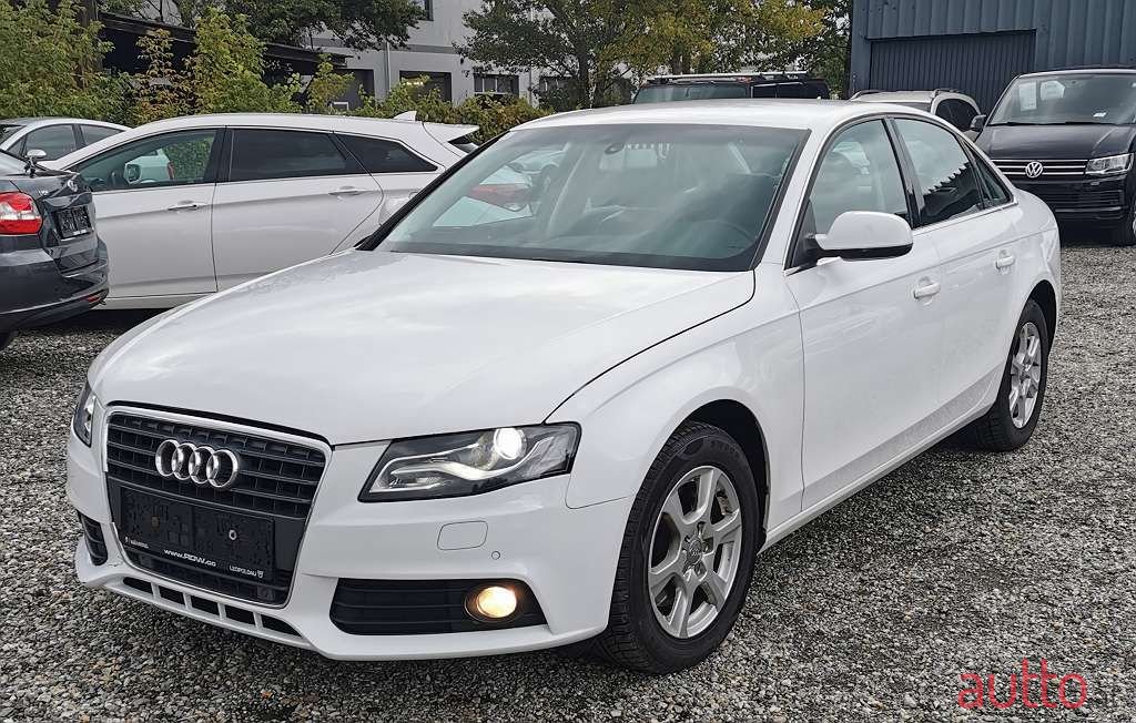 2010' Audi A4 photo #1