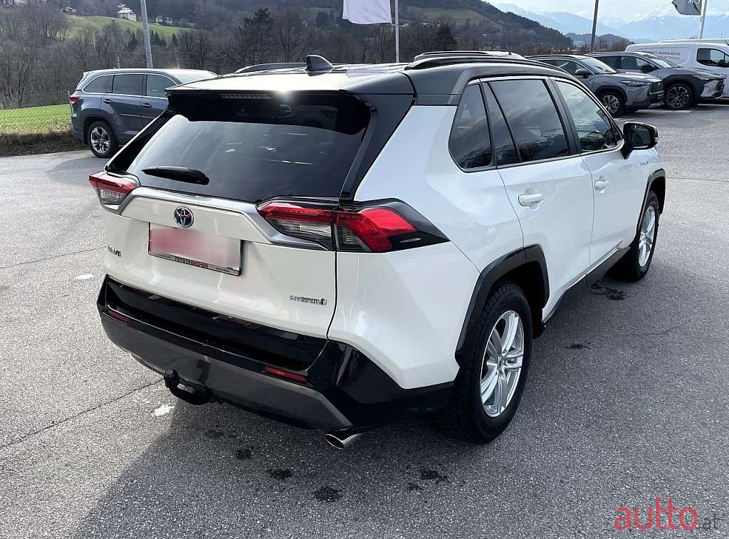 2019' Toyota RAV4 photo #3