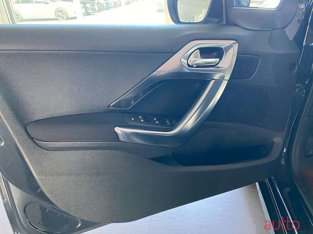 2016' Peugeot 2008 photo #4