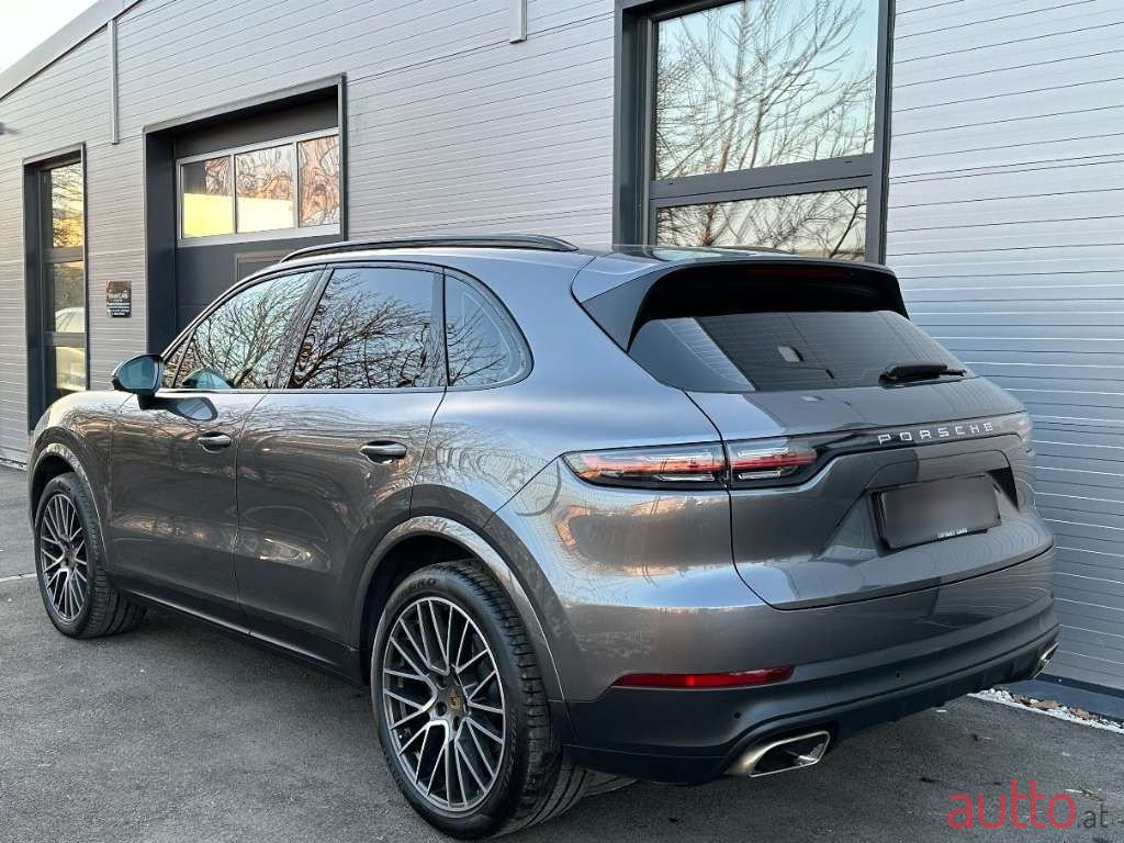 2019' Porsche Cayenne photo #4