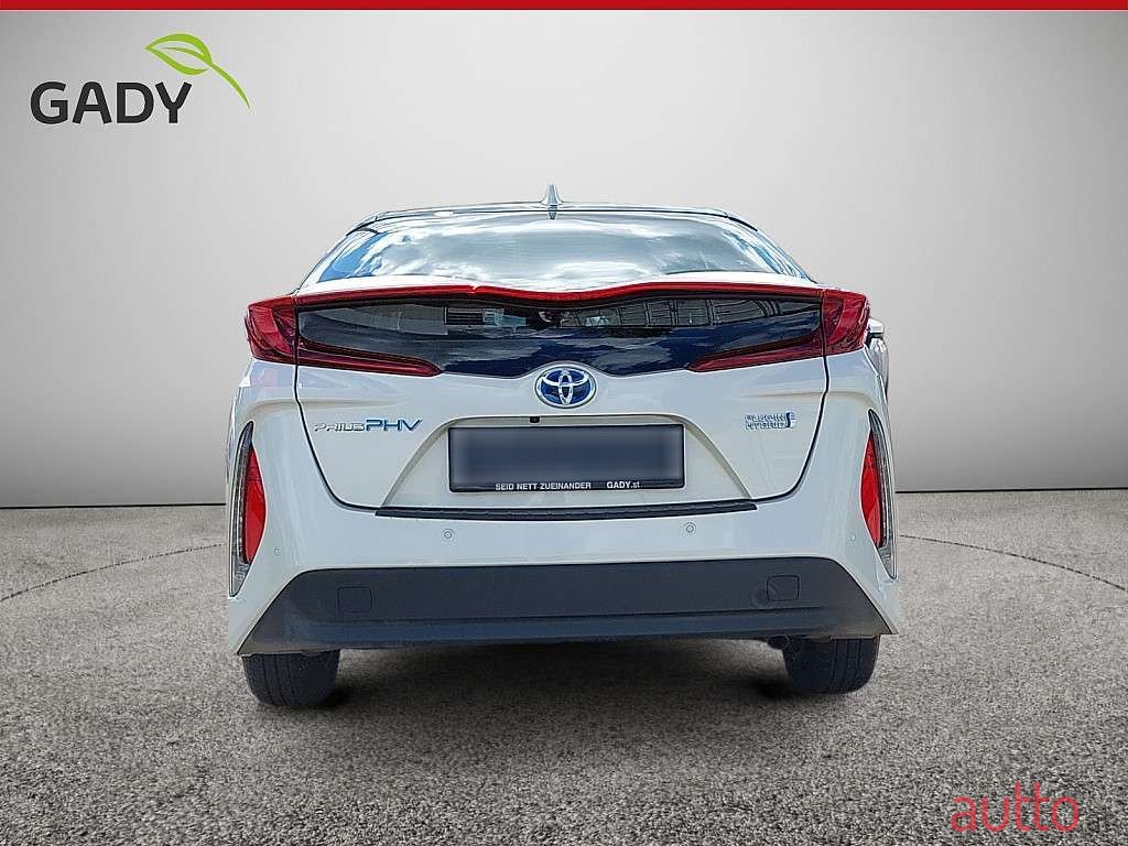 2020' Toyota Prius photo #4