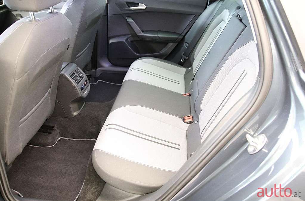 2022' SEAT Leon photo #5