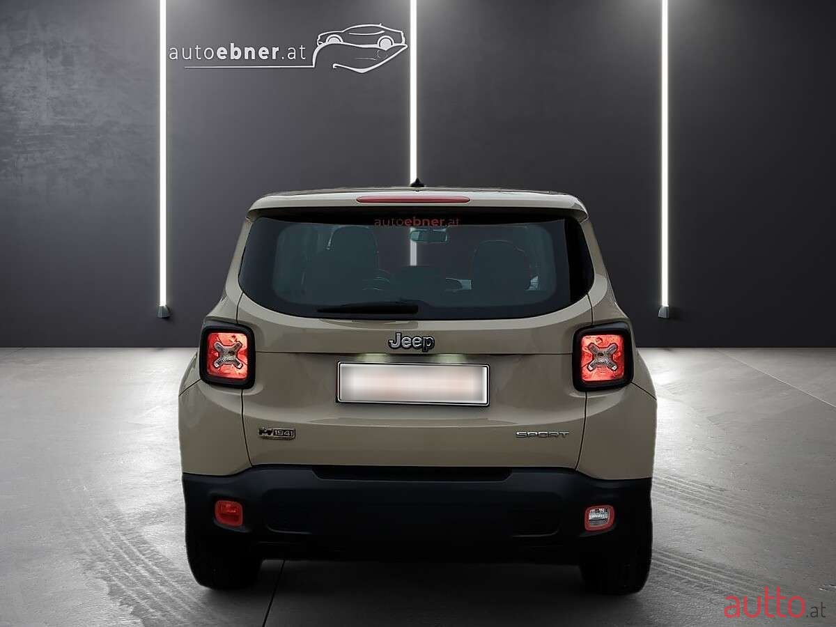 2016' Jeep Renegade photo #6