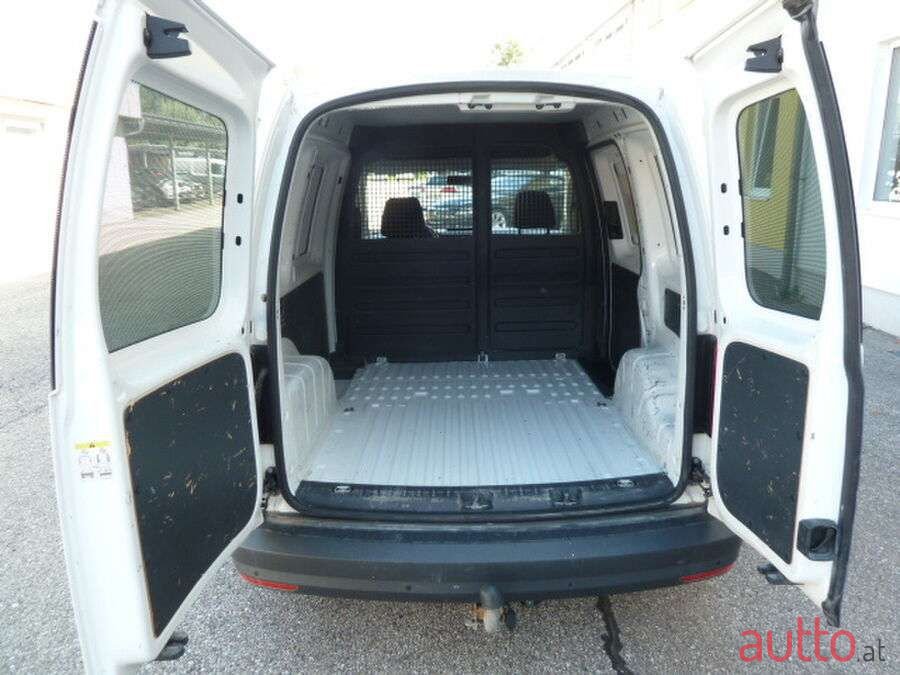 2016' Volkswagen Caddy photo #6