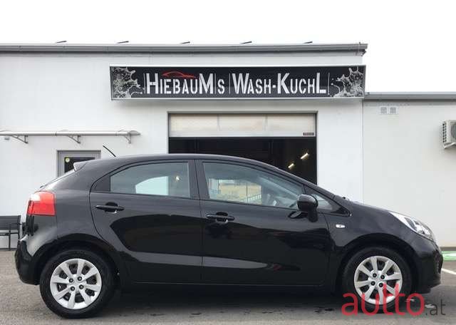 2015' Kia Rio photo #4