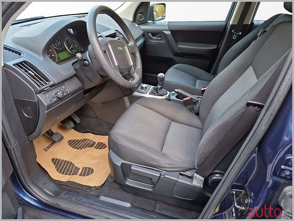 2012' Land Rover Freelander photo #3