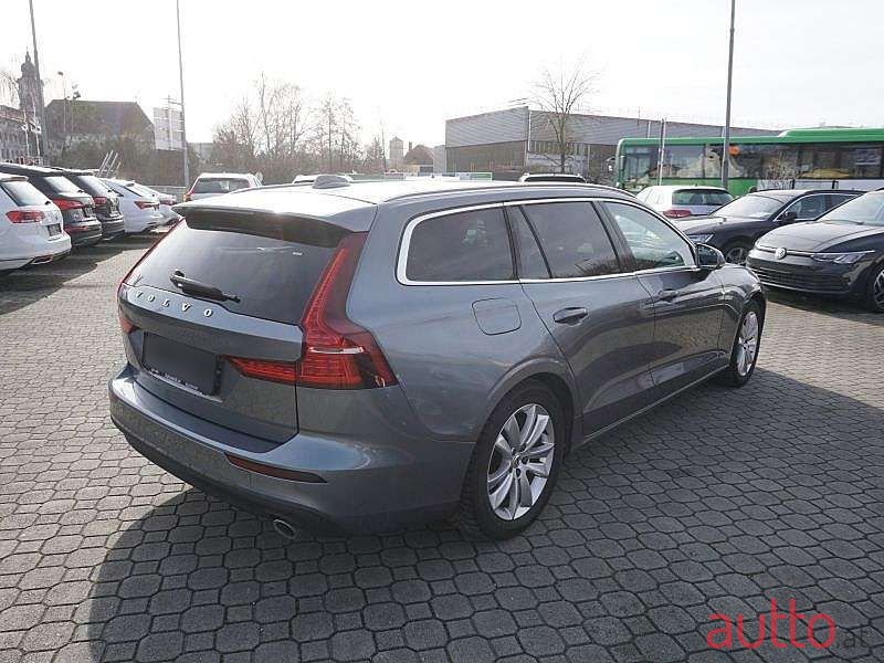 2018' Volvo V60 photo #4