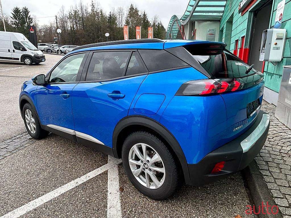 2020' Peugeot 2008 photo #5