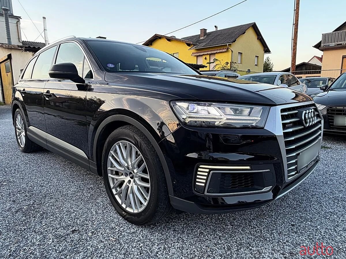 2017' Audi Q7 photo #2