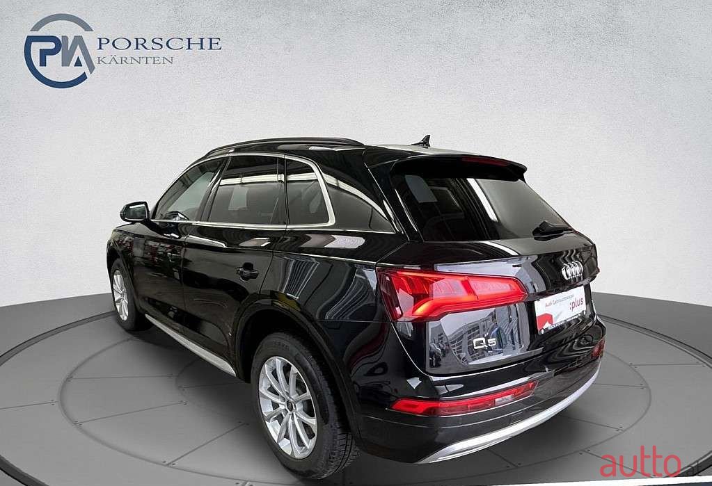 2020' Audi Q5 photo #2