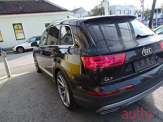 2016' Audi Q7 photo #6