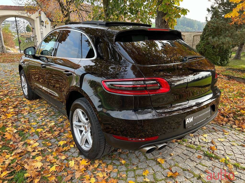 2016' Porsche Macan photo #3